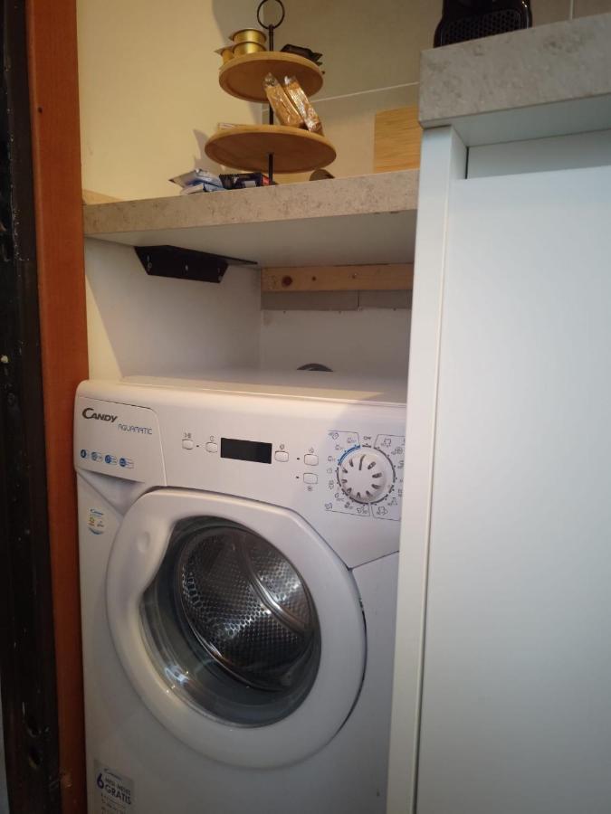 Guazzo Apartment - Self Check-In Parma Luaran gambar