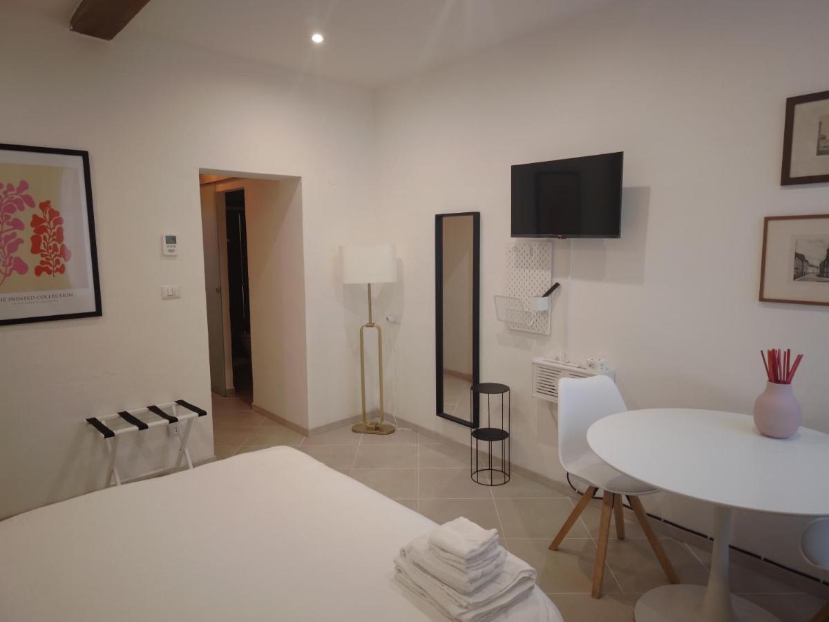 Guazzo Apartment - Self Check-In Parma Luaran gambar