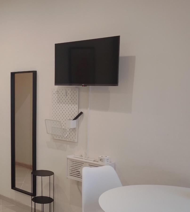 Guazzo Apartment - Self Check-In Parma Luaran gambar